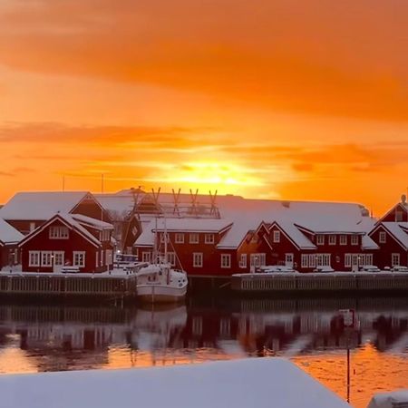 Kule Gule Huset Apartamento Svolvær Exterior foto