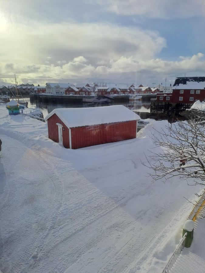 Kule Gule Huset Apartamento Svolvær Exterior foto