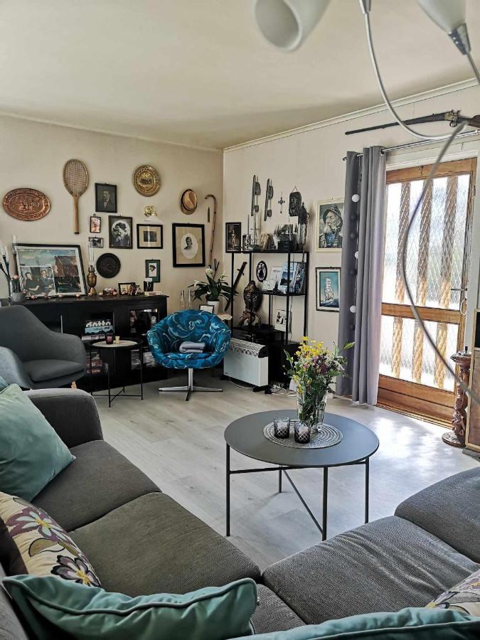 Kule Gule Huset Apartamento Svolvær Exterior foto
