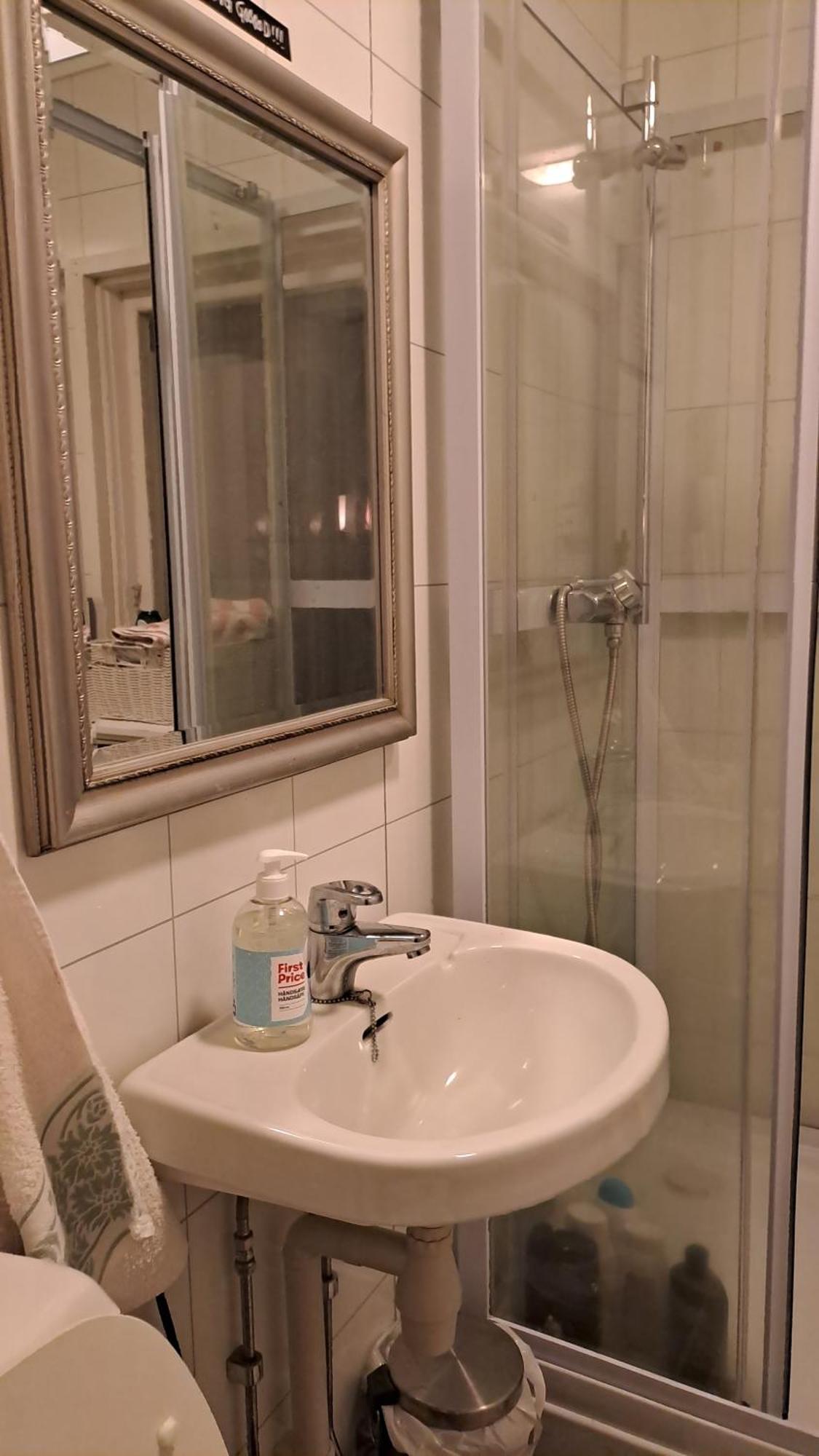 Kule Gule Huset Apartamento Svolvær Exterior foto