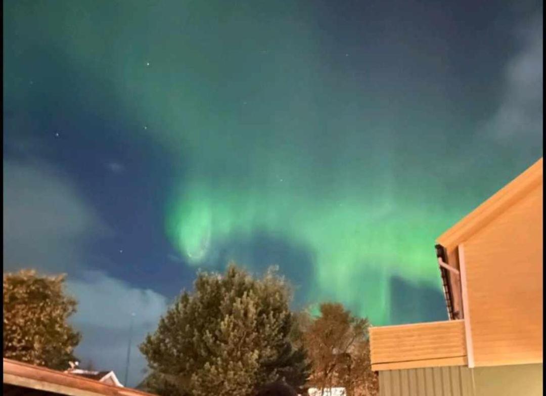 Kule Gule Huset Apartamento Svolvær Exterior foto