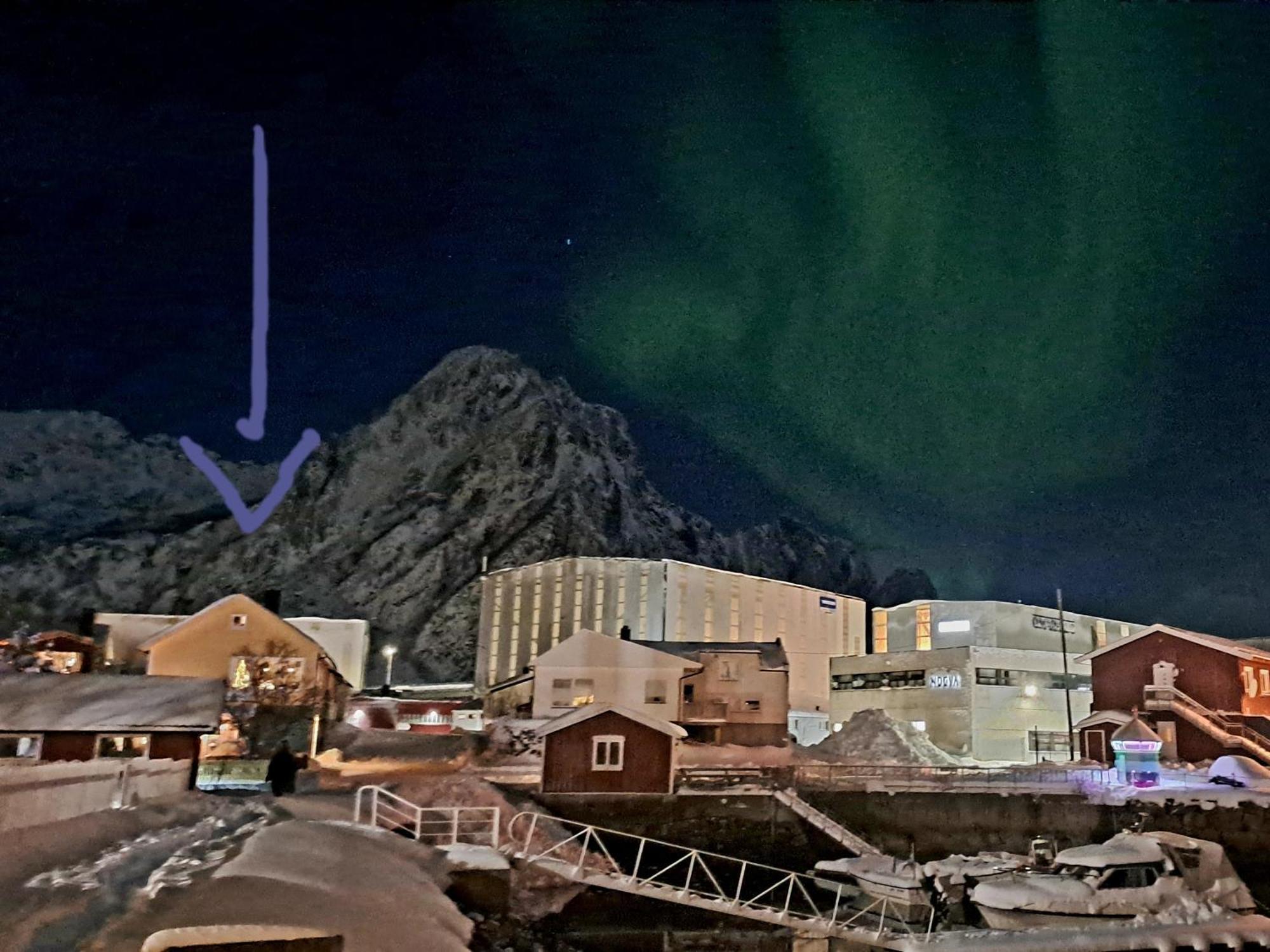 Kule Gule Huset Apartamento Svolvær Exterior foto