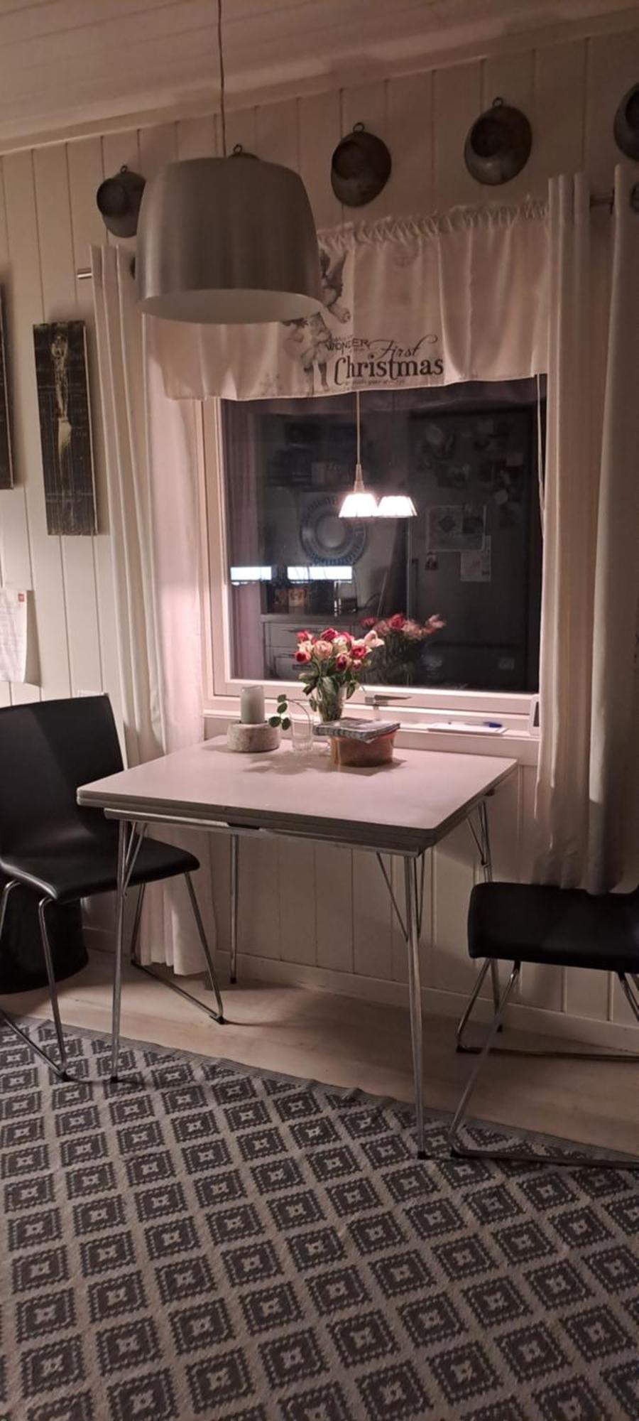 Kule Gule Huset Apartamento Svolvær Exterior foto